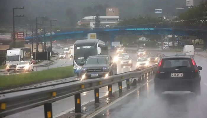 Sul e Sudeste têm alerta para chuva forte entre quinta e domingo